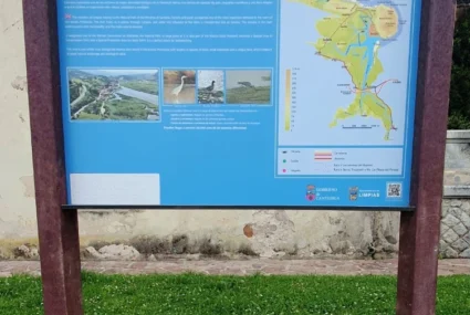 Postes, placas y paneles informativos 10 Panel Parque Natural + Braille