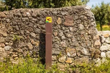 Vías Verdes que no te puedes perder en el norte de España 3 Postes Y Placas Para Rutas De Bici (1)